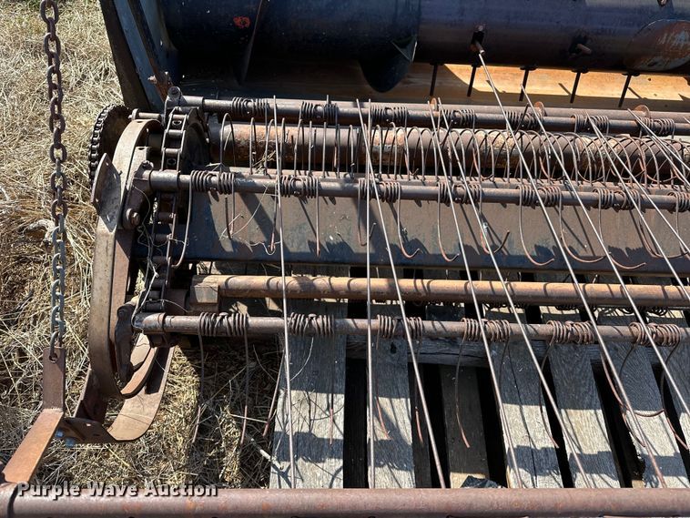 image for item OM9940 Gleaner  F2 pickup head