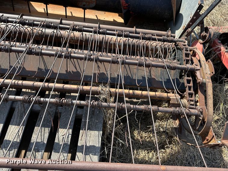 image for item OM9940 Gleaner  F2 pickup head