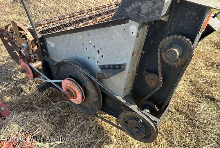 image for item OM9940 Gleaner  F2 pickup head