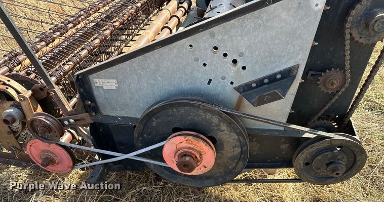 image for item OM9940 Gleaner  F2 pickup head