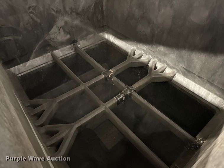 image for item OM9942 (4) Buckhorn CenterFlow bulk seed boxes