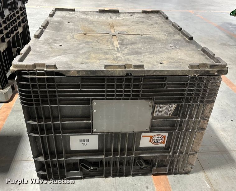 image for item OM9942 (4) Buckhorn CenterFlow bulk seed boxes