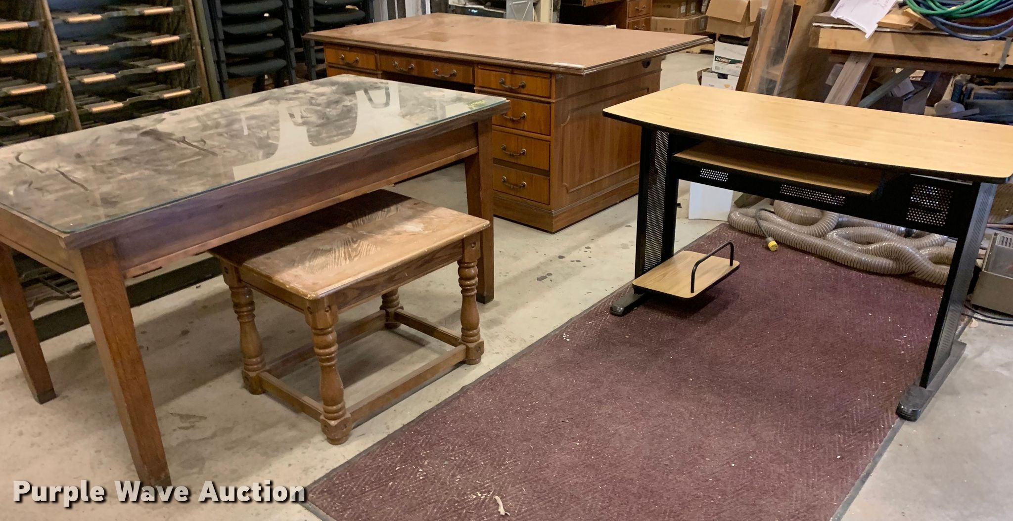 Office furniture in Woodville, TX Item KX9961 for sale Purple Wave