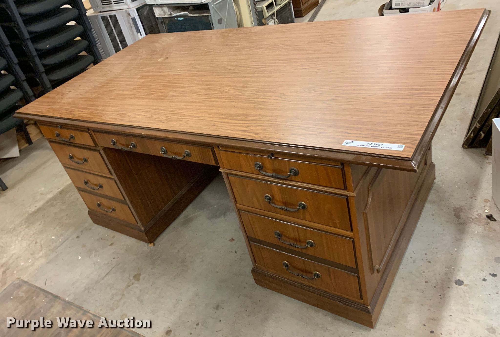 Office furniture in Woodville, TX Item KX9961 for sale Purple Wave