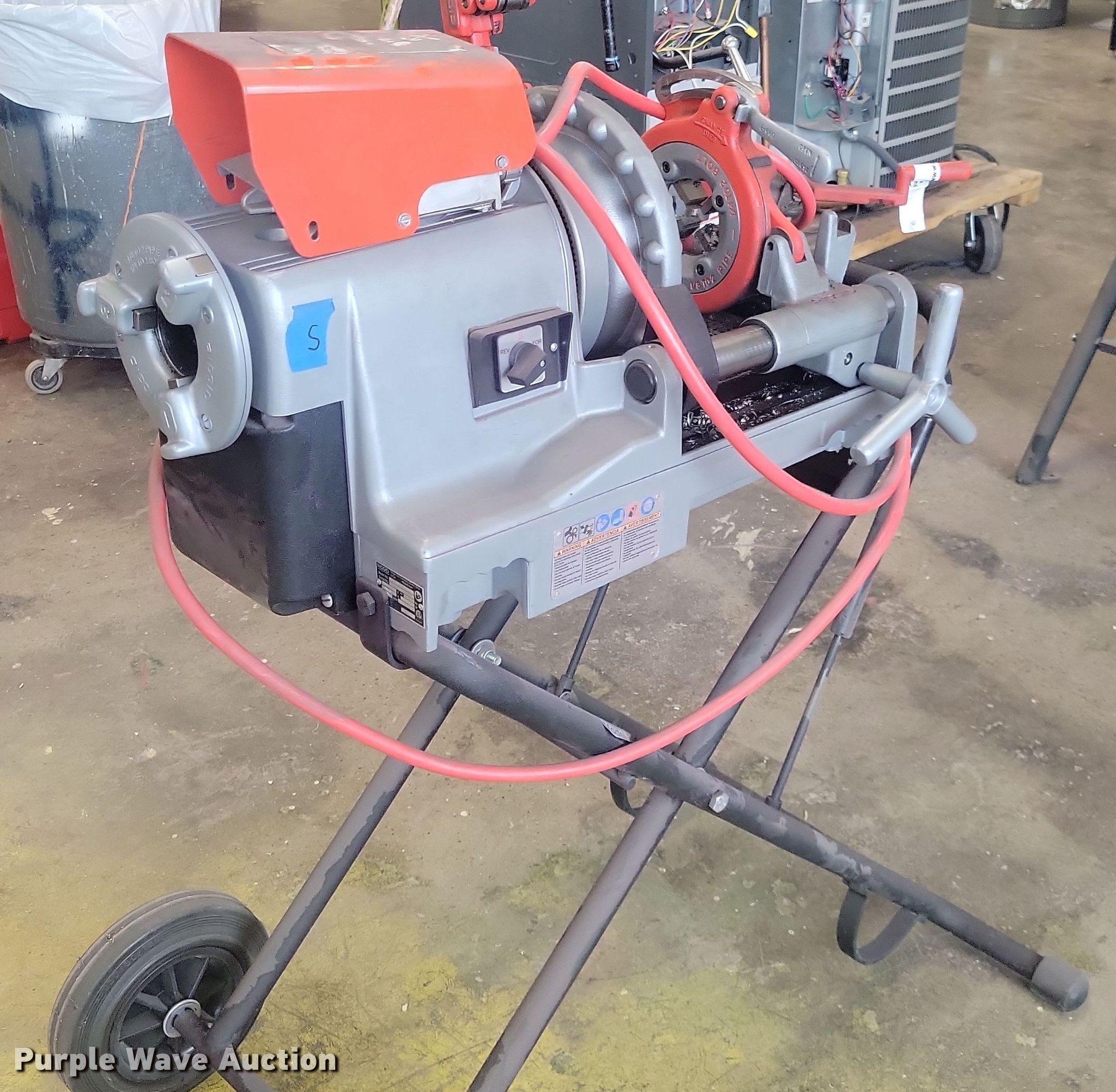 Ridgid 300 Compact threading machine in Des Moines, IA Item LC9901