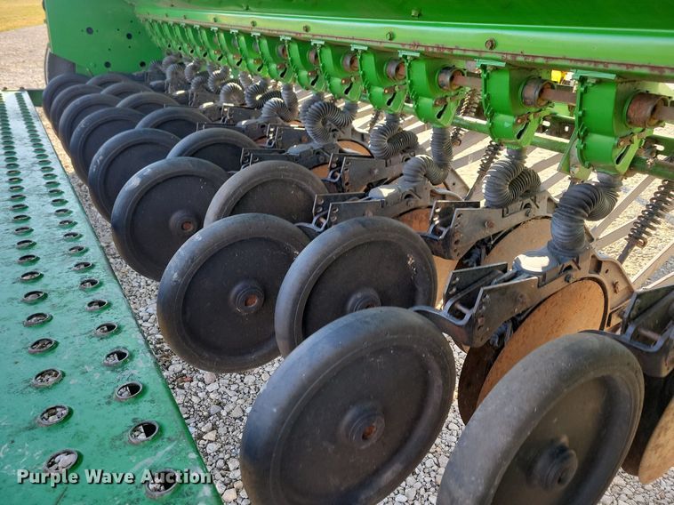 image for item DG0588 John Deere 450 grain drill