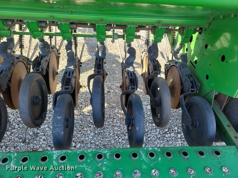 image for item DG0588 John Deere 450 grain drill