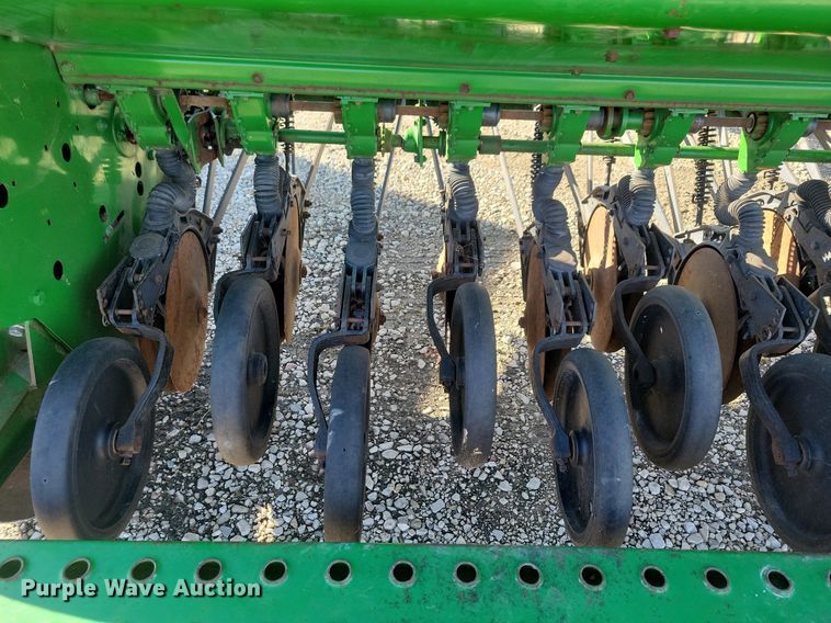 image for item DG0588 John Deere 450 grain drill