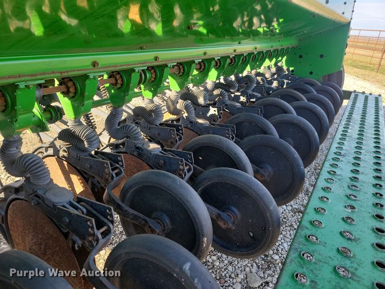 image for item DG0588 John Deere 450 grain drill