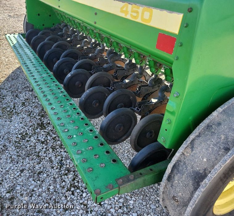 image for item DG0588 John Deere 450 grain drill