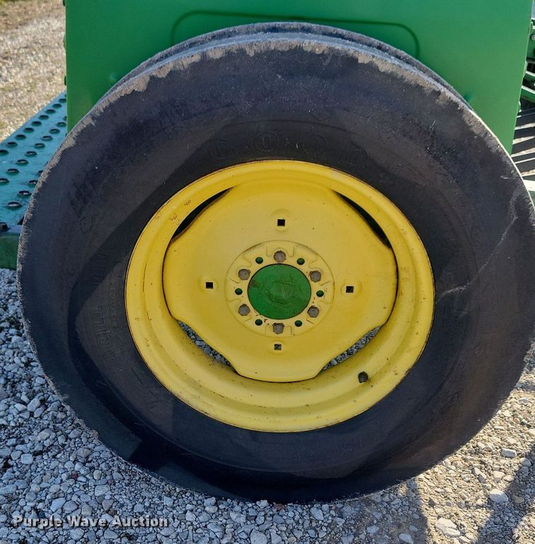 image for item DG0588 John Deere 450 grain drill