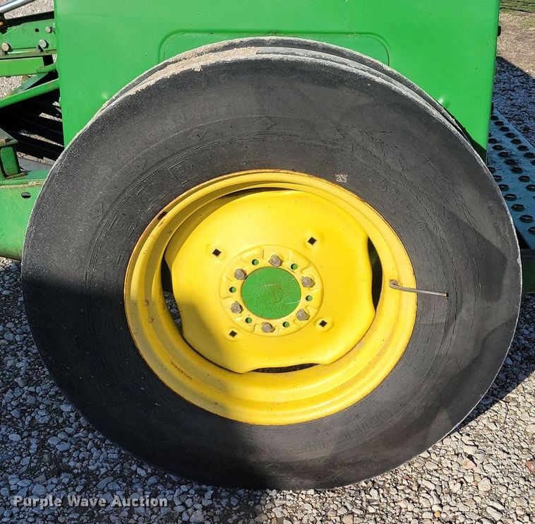 image for item DG0588 John Deere 450 grain drill