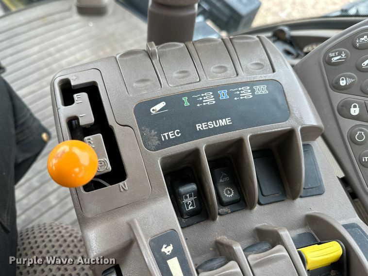 image for item DG4329 2013 John Deere 8335R MFWD tractor