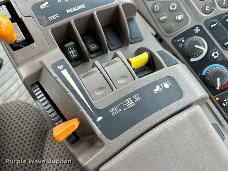 image for item DG4329 2013 John Deere 8335R MFWD tractor