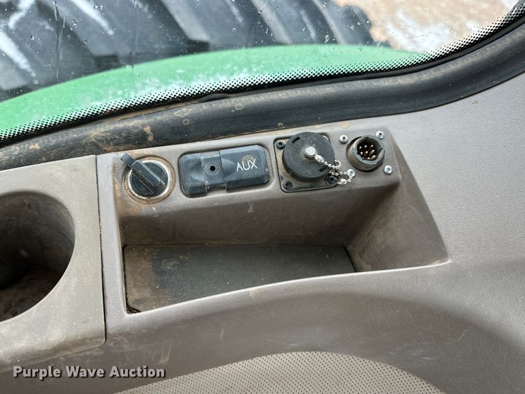 image for item DG4329 2013 John Deere 8335R MFWD tractor