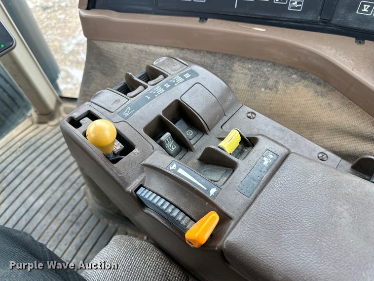 image for item DG4330 2007 John Deere 8330 MFWD tractor