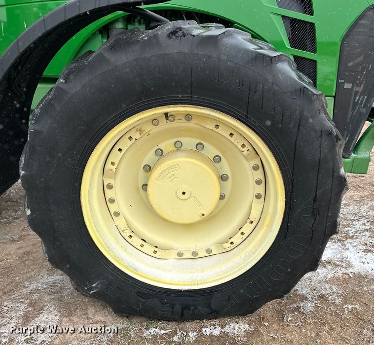 image for item DG4330 2007 John Deere 8330 MFWD tractor