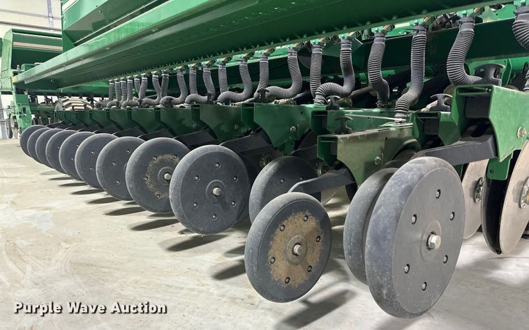 image for item DG4334 2011 Great Plains 3S-4000HD-6375 grain drill