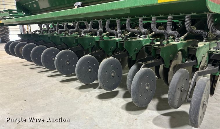 image for item DG4334 2011 Great Plains 3S-4000HD-6375 grain drill