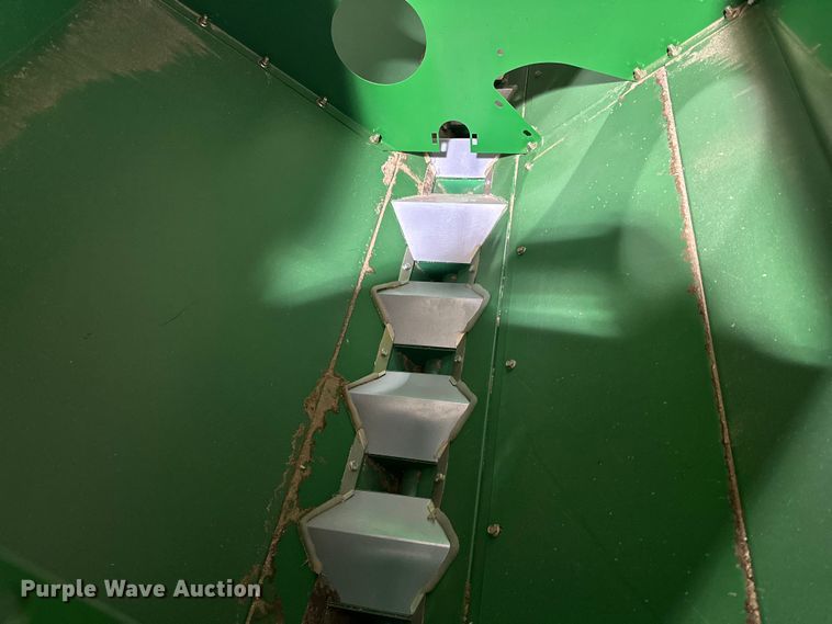 image for item DG4334 2011 Great Plains 3S-4000HD-6375 grain drill