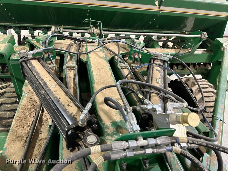 image for item DG4334 2011 Great Plains 3S-4000HD-6375 grain drill