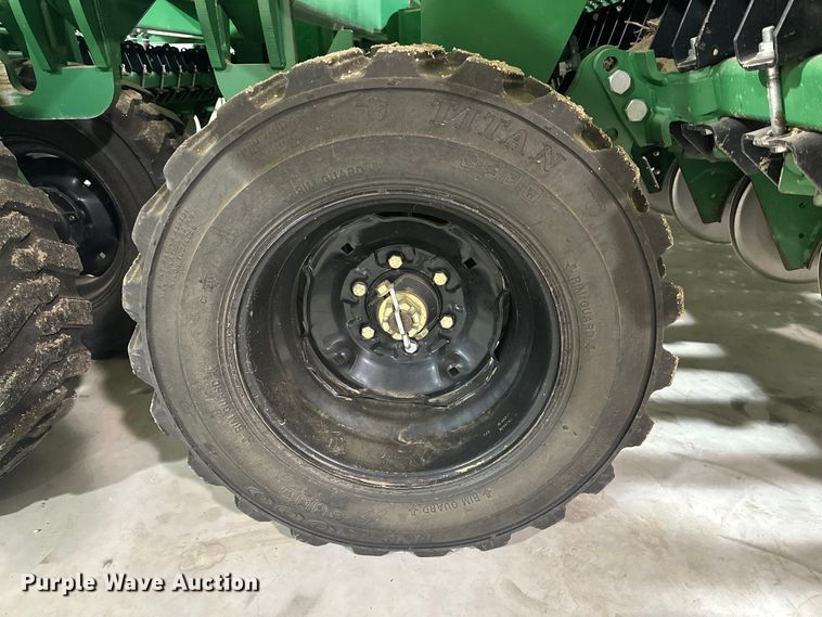 image for item DG4334 2011 Great Plains 3S-4000HD-6375 grain drill