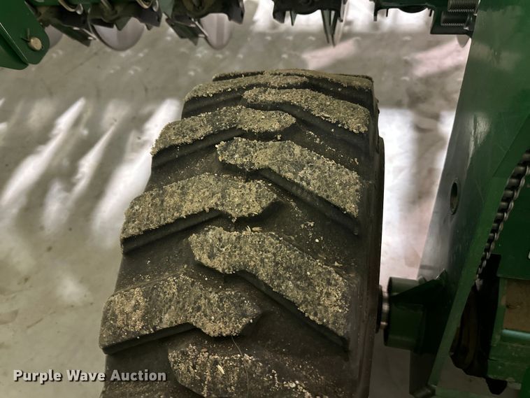 image for item DG4334 2011 Great Plains 3S-4000HD-6375 grain drill