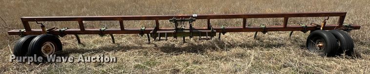 image for item DG4343 John Deere  chisel