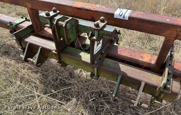 image for item DG4343 John Deere  chisel