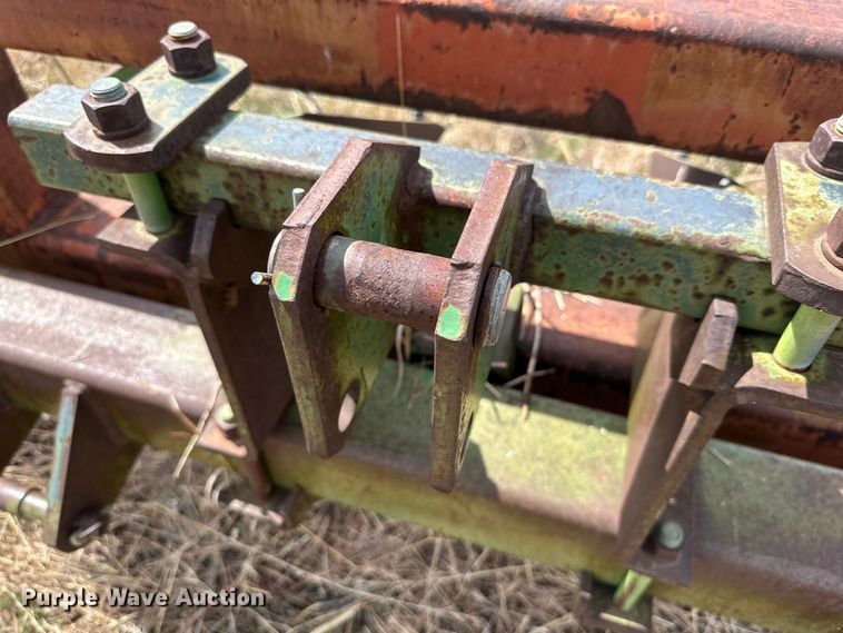 image for item DG4343 John Deere  chisel