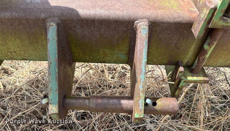 image for item DG4343 John Deere  chisel