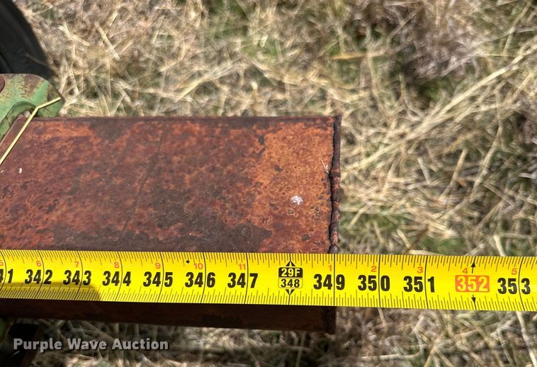 image for item DG4343 John Deere  chisel