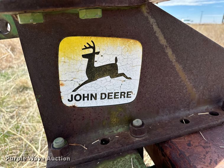 image for item DG4343 John Deere  chisel