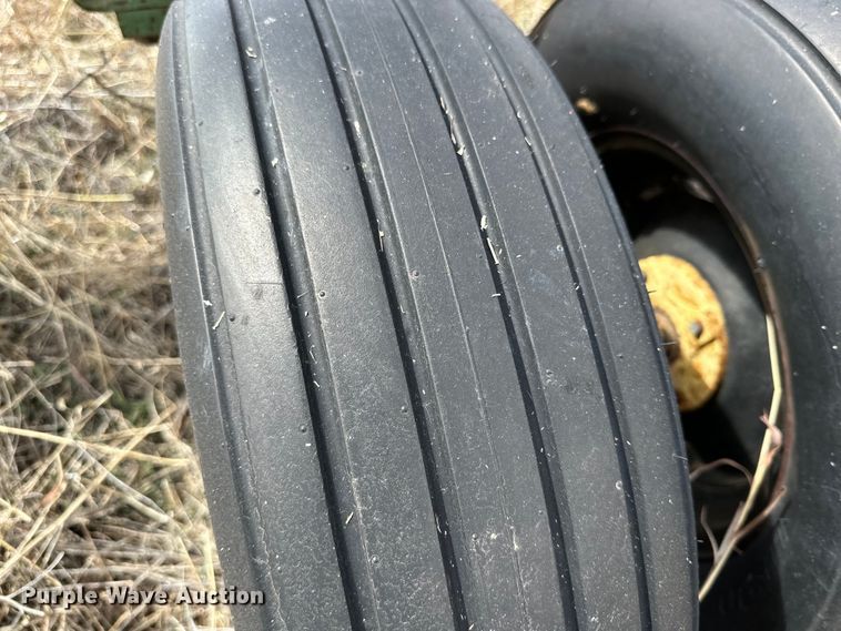 image for item DG4343 John Deere  chisel