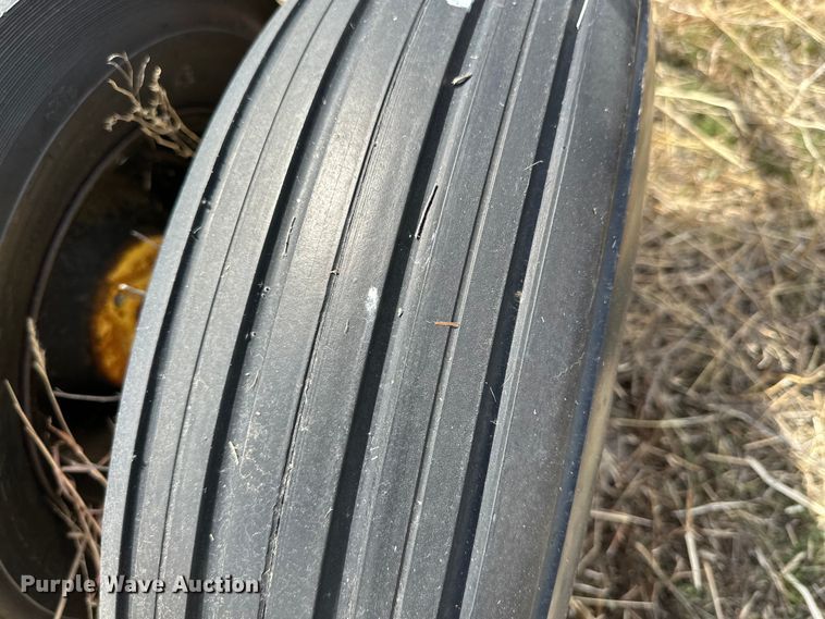 image for item DG4343 John Deere  chisel