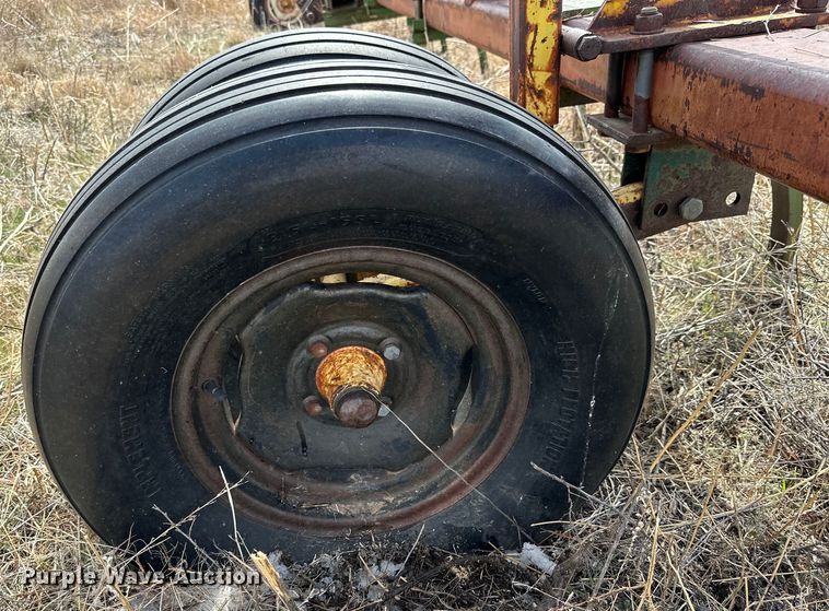 image for item DG4343 John Deere  chisel