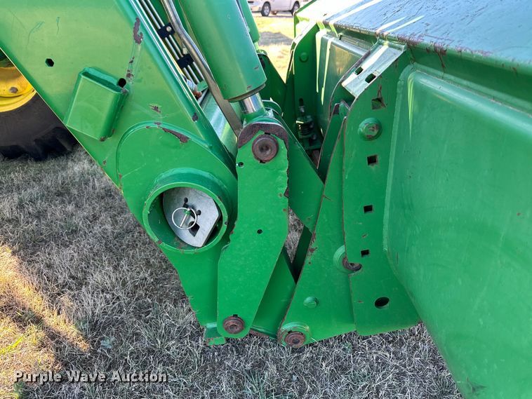 image for item DK6515 2003 John Deere 7220 MFWD tractor