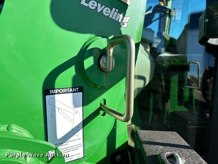 image for item DK6515 2003 John Deere 7220 MFWD tractor