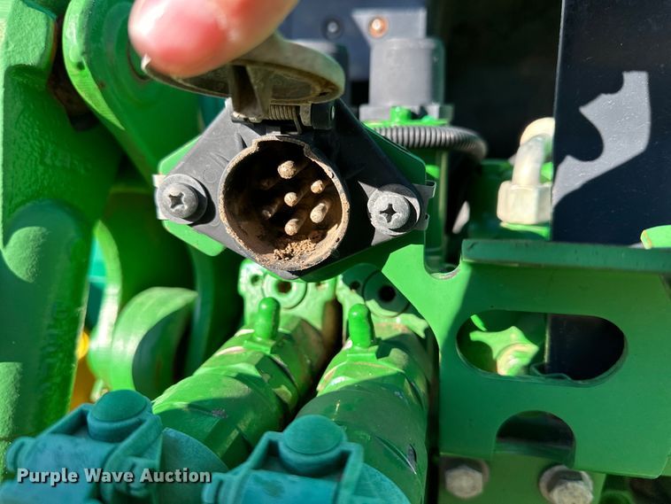 image for item DK6515 2003 John Deere 7220 MFWD tractor