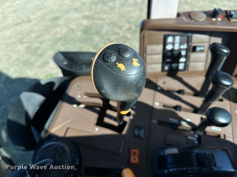 image for item DK6515 2003 John Deere 7220 MFWD tractor