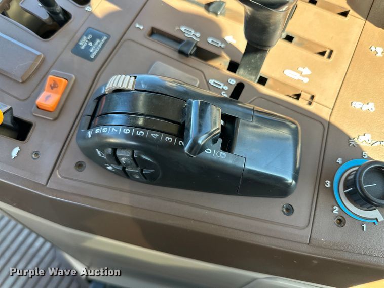 image for item DK6515 2003 John Deere 7220 MFWD tractor