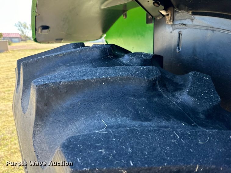 image for item DK6515 2003 John Deere 7220 MFWD tractor