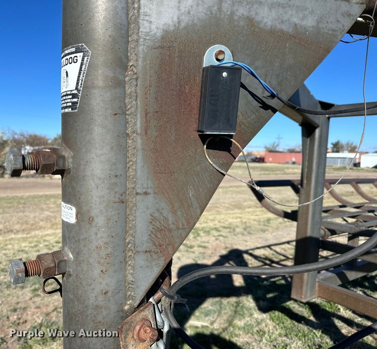 image for item DK6516 2007 Cliffs Welding hay bale trailer