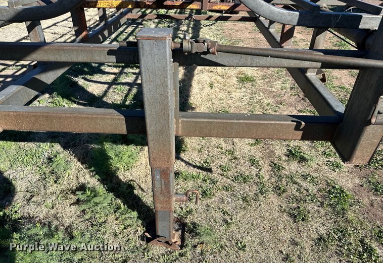 image for item DK6516 2007 Cliffs Welding hay bale trailer