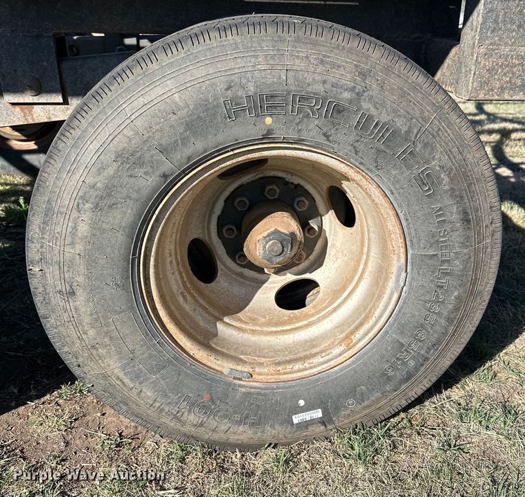 image for item DK6516 2007 Cliffs Welding hay bale trailer