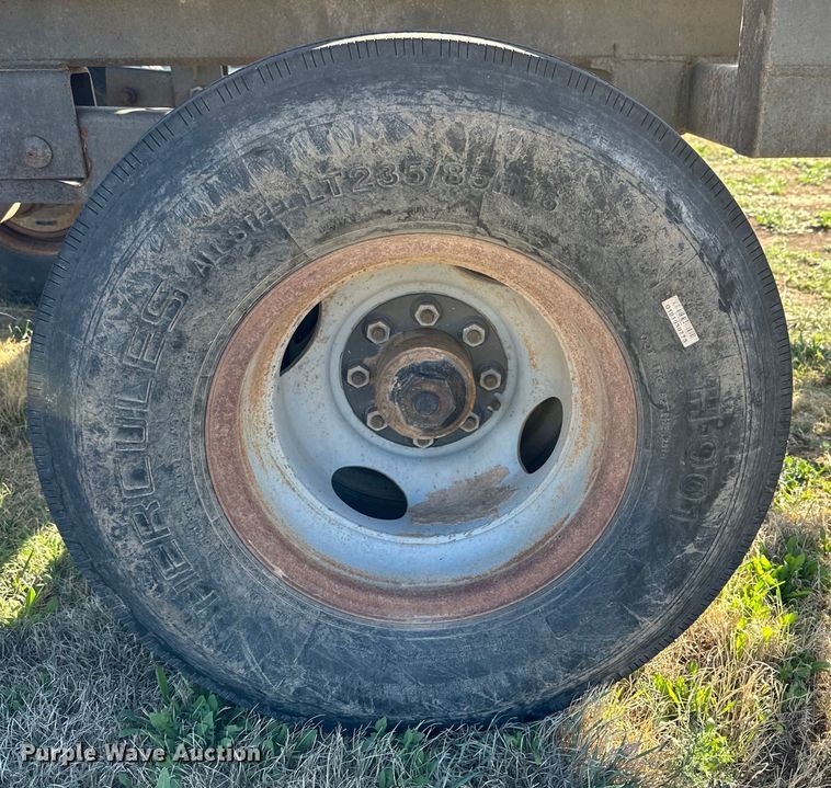 image for item DK6516 2007 Cliffs Welding hay bale trailer