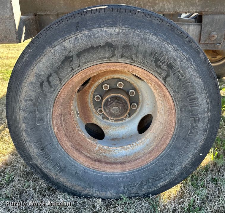 image for item DK6516 2007 Cliffs Welding hay bale trailer