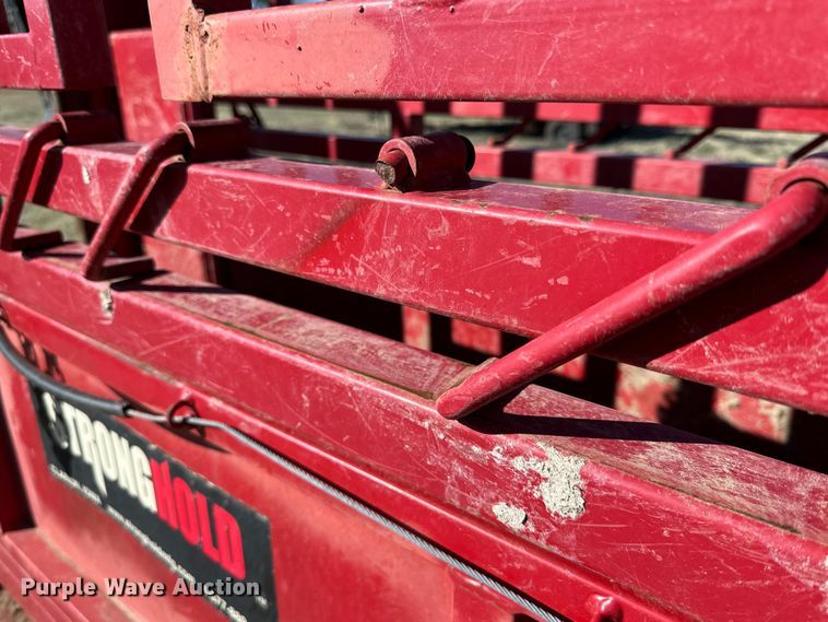 image for item DK6517 Strong Hold 1100 squeeze chute