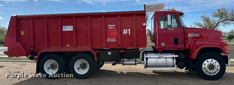 image for item DK6536 1993 Mack CH613 manure spreader truck