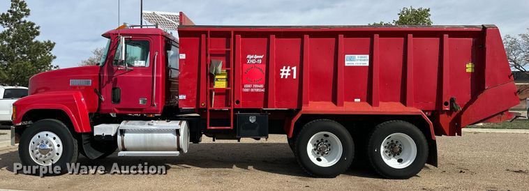 image for item DK6536 1993 Mack CH613 manure spreader truck